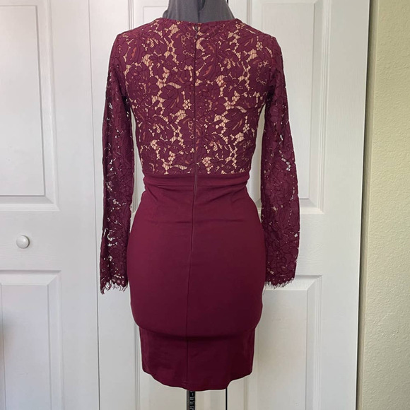Lulu's Burgundy Long Sleeve Body Con Deep V Lace Top Mini Dress • Size XS 🗣 - Picture 3 of 3